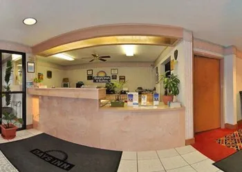 Days Inn by Wyndham Panama City/Callaway hotel thumbnail 4
