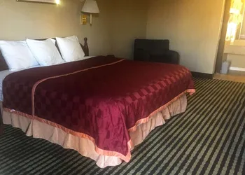 Americas Best Inn - Eureka hotel thumbnail 3