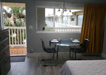 The Palms On Ocean hotel thumbnail 8