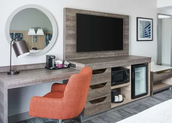 Hampton Inn & Suites Tampa/Ybor City/Downtown hotel thumbnail 8