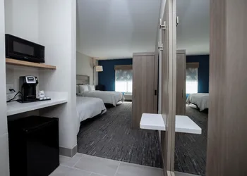 Holiday Inn Express & Suites Tampa Stadium – Airport Area by IHG hotel thumbnail 3