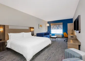 Holiday Inn Express & Suites Tampa Stadium – Airport Area by IHG hotel thumbnail 8