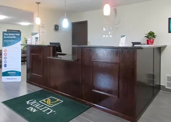 Quality Inn Farmington hotel thumbnail 4