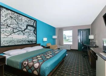 Super 8 by Wyndham Brunswick South/I-95 hotel thumbnail 4