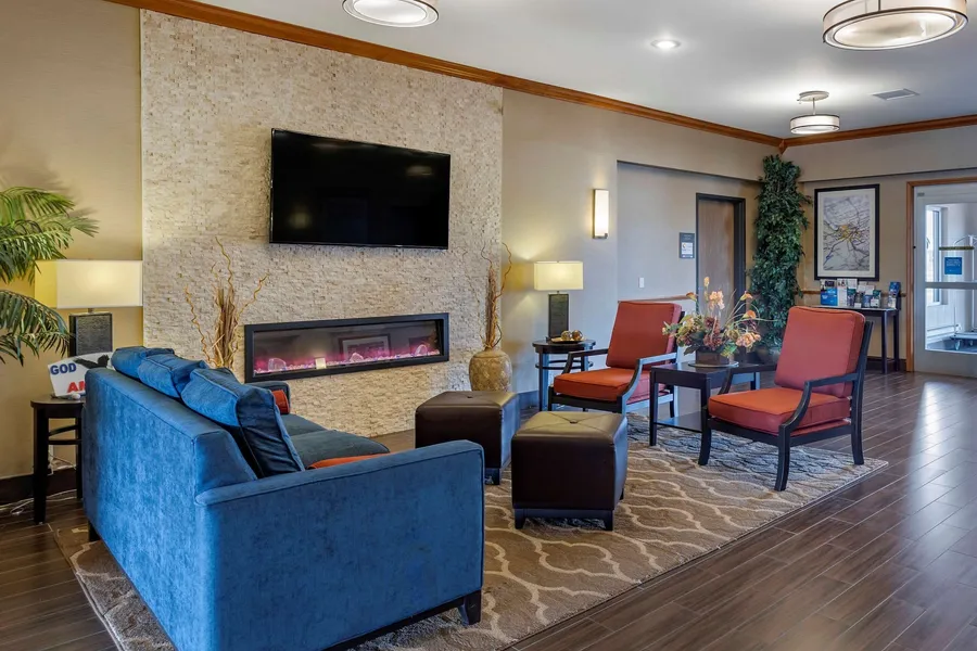 Comfort Inn & Suites Greenville I-70 hotel detail image 2