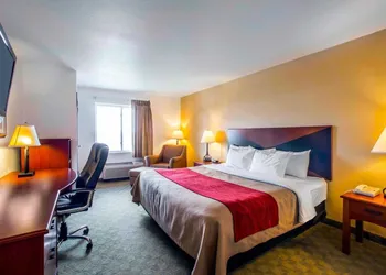 Comfort Inn & Suites Greenville I-70 hotel thumbnail 3