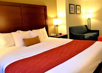 Comfort Inn & Suites Greenville I-70 hotel thumbnail 5