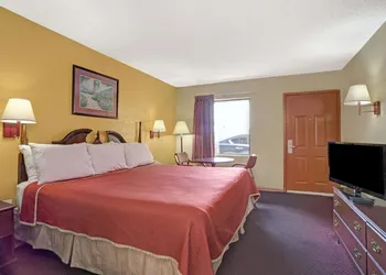Travelodge by Wyndham Forest Park Atlanta South hotel thumbnail 4