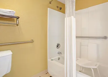 Travelodge by Wyndham Forest Park Atlanta South hotel thumbnail 8