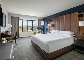Boston Marriott Long Wharf hotel thumbnail 7