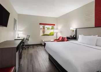 Ramada by Wyndham Locust Grove hotel thumbnail 3