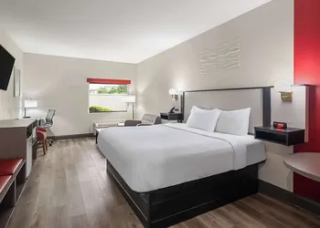 Ramada by Wyndham Locust Grove hotel thumbnail 4