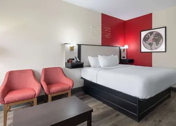 Ramada by Wyndham Locust Grove hotel thumbnail 5