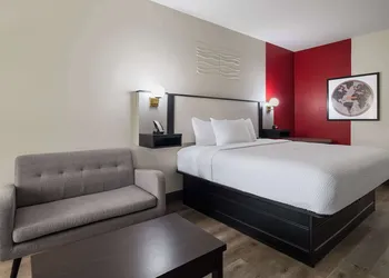 Ramada by Wyndham Locust Grove hotel thumbnail 6