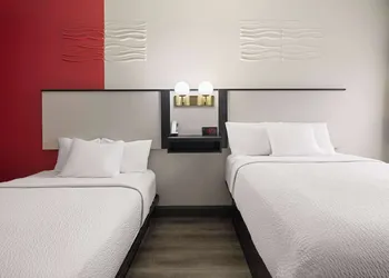 Ramada by Wyndham Locust Grove hotel thumbnail 8