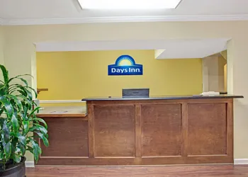 Days Inn by Wyndham Marietta White Water hotel thumbnail 3