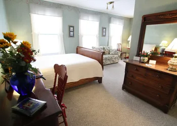 Admiral Fitzroy Inn hotel thumbnail 3