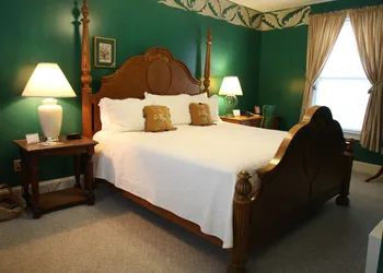 Admiral Fitzroy Inn hotel thumbnail 4