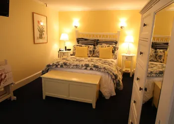 Admiral Fitzroy Inn hotel thumbnail 5