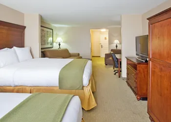 Holiday Inn Express Savannah Airport by IHG hotel thumbnail 3