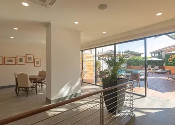 Polynesian Residences Waikiki Beach hotel thumbnail 3