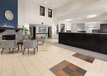 Super 8 by Wyndham Trois-Rivieres hotel thumbnail 4