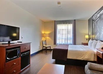Super 8 by Wyndham Trois-Rivieres hotel thumbnail 6