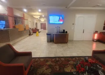 Ramada by Wyndham Sacramento hotel thumbnail 3