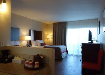 Ramada by Wyndham Sacramento hotel thumbnail 7