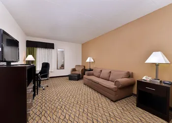 Quality Inn & Suites Matteson near I-57 hotel thumbnail 4