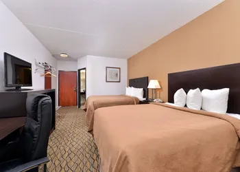 Quality Inn & Suites Matteson near I-57 hotel thumbnail 5