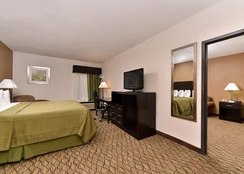 Quality Inn & Suites Matteson near I-57 hotel thumbnail 8