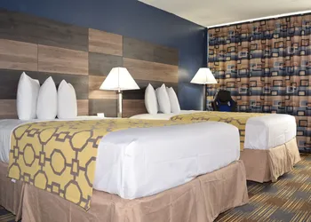 Baymont by Wyndham Addison hotel thumbnail 5