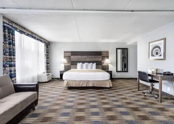 Baymont by Wyndham Addison hotel thumbnail 7