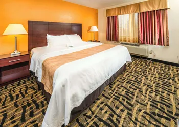 Quality Inn & Suites Danville East hotel thumbnail 7