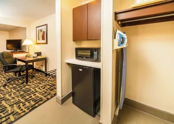 Quality Inn & Suites Danville East hotel thumbnail 8