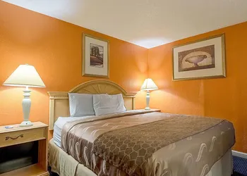 Highway Inn hotel thumbnail 6