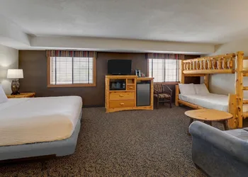 Stoney Creek Inn Quincy hotel thumbnail 7