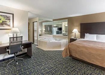 Quality Inn Rochelle hotel thumbnail 7