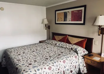 Economy Inn of Bloomington hotel thumbnail 6