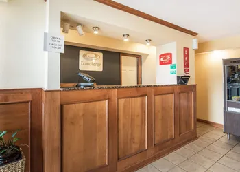 Econo Lodge Cloverdale hotel thumbnail 5