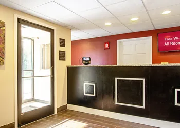 Red Roof Inn Scottsburg hotel thumbnail 3