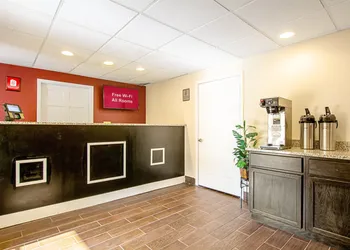 Red Roof Inn Scottsburg hotel thumbnail 4