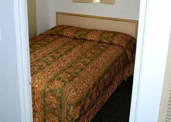 Ski's Western Motel hotel thumbnail 6