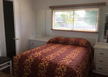 Ski's Western Motel hotel thumbnail 7