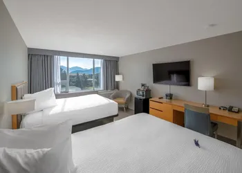 Coast Chilliwack Hotel by APA hotel thumbnail 6