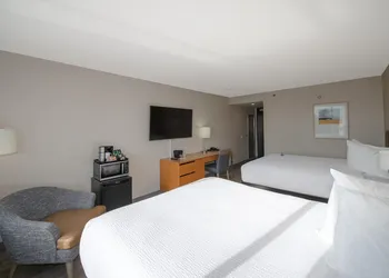 Coast Chilliwack Hotel by APA hotel thumbnail 8
