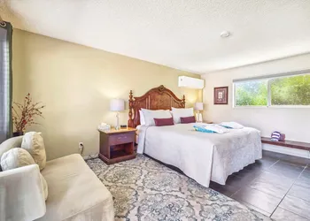 Lido Palms Resort and Spa hotel thumbnail 5