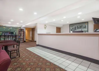 Super 8 by Wyndham Gettysburg hotel thumbnail 3