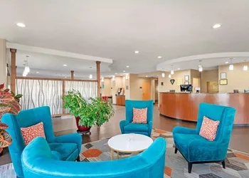 Comfort Suites Oxford I-20 exit 188 hotel thumbnail 5